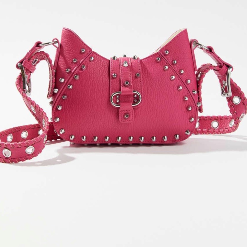 UO Pink NEVER WORN studded purse💓 perfect condition